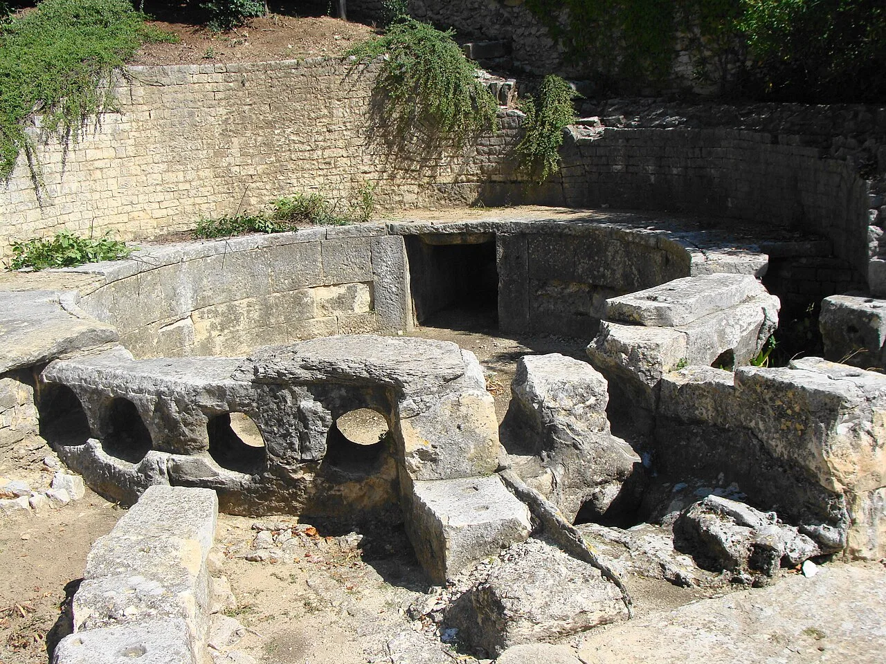 Bassin du Castellum romain de Nîmes