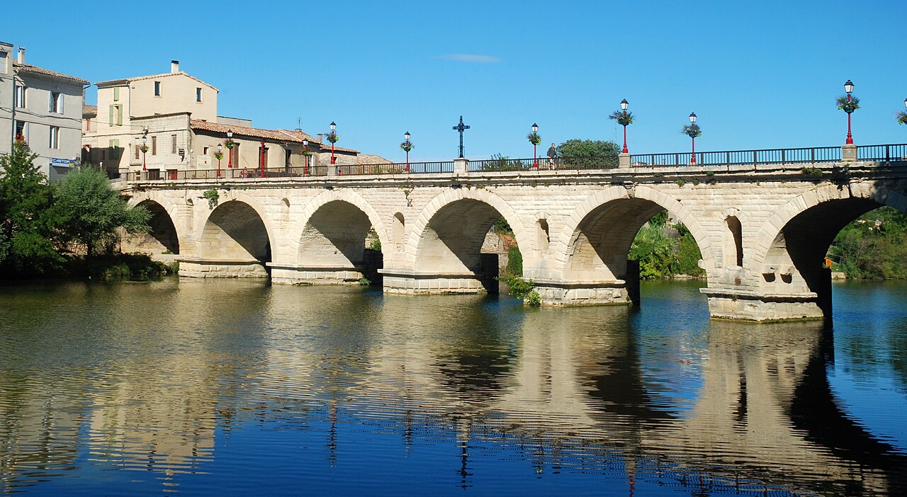 Les arches du pont romain de Sommières sur le Vidourle
